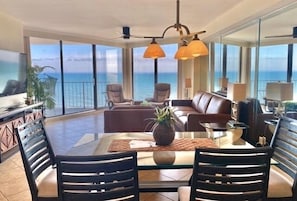 Smart TV, chimenea y estéreo