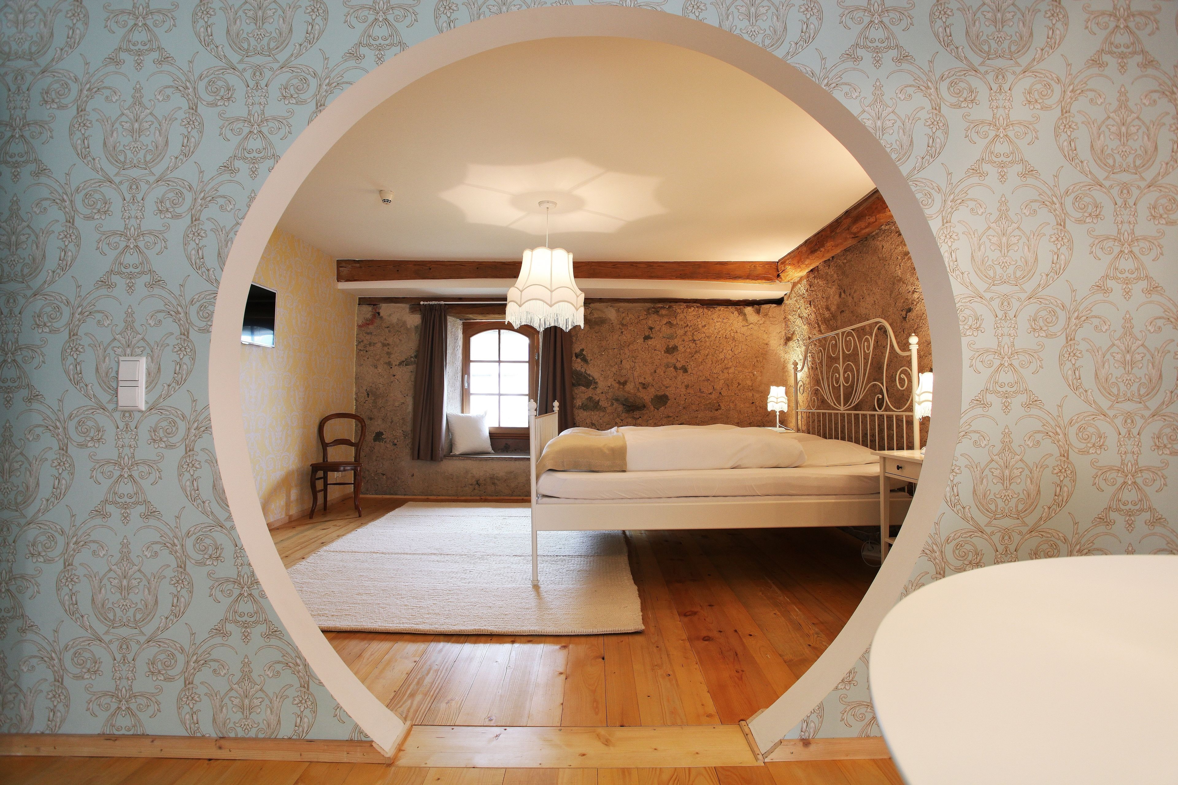 suite | premium bedding, individually decorated, individually furnished, desk