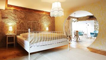 Hochwertige Bettwaren, individuell dekoriert, individuell eingerichtet