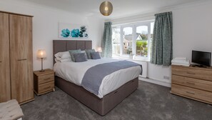 Classic House, 2 Bedrooms, Ensuite, Garden View (Rocquaine 5)