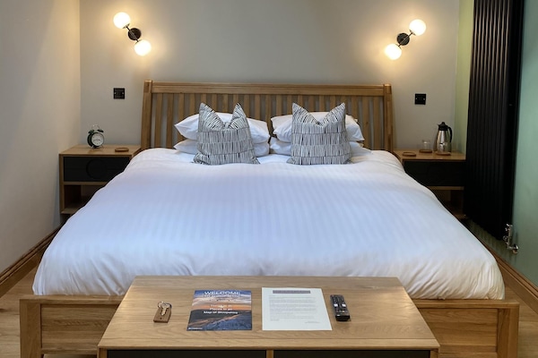 Phòng đôi Executive, có phòng tắm riêng | Bộ trải giường bằng vải cotton Ai Cập, bộ đồ giường cao cấp