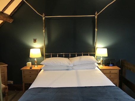 Superior Double Room, Ensuite | Egyptian cotton sheets, premium bedding, free WiFi, bed sheets