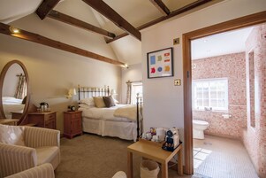 Deluxe Double Room, Ensuite, Courtyard View | Egyptian cotton sheets, premium bedding, free WiFi, bed sheets