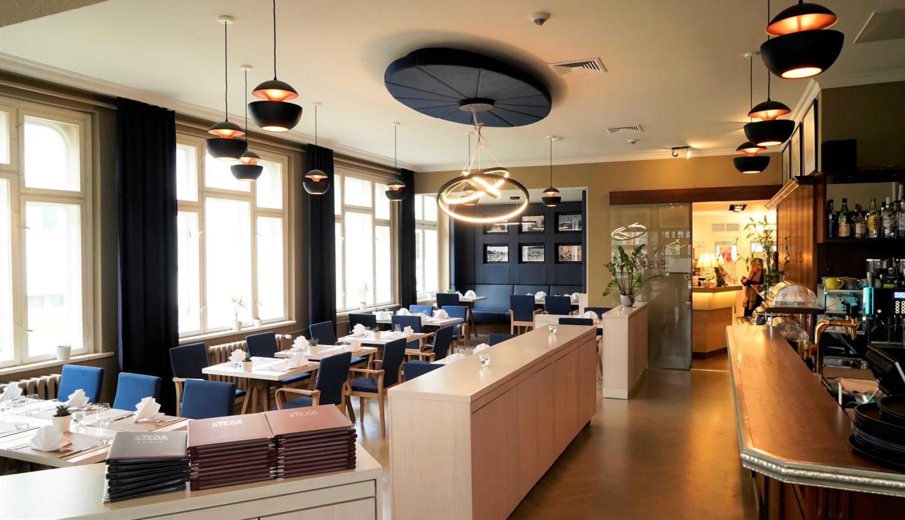 breakfast, lunch and dinner served