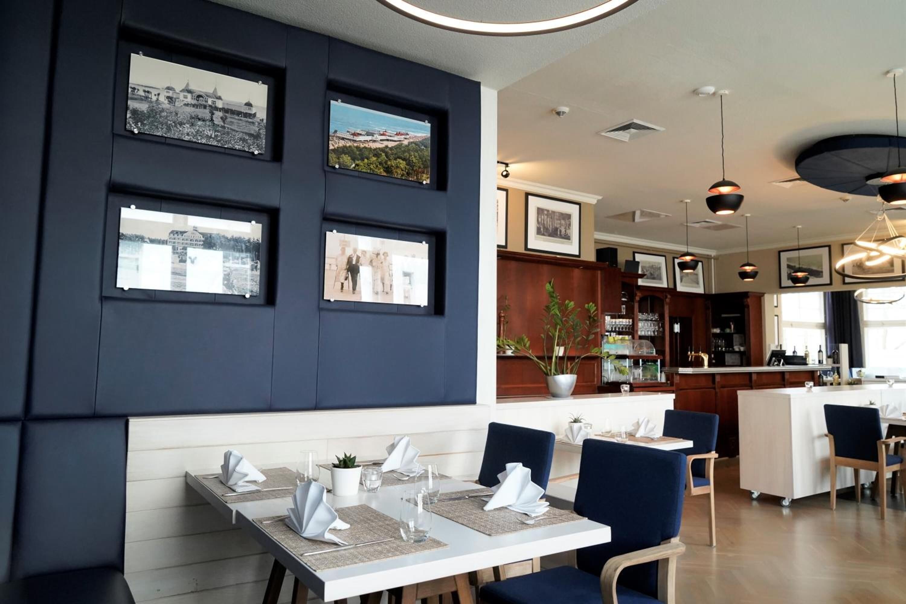 breakfast, lunch and dinner served