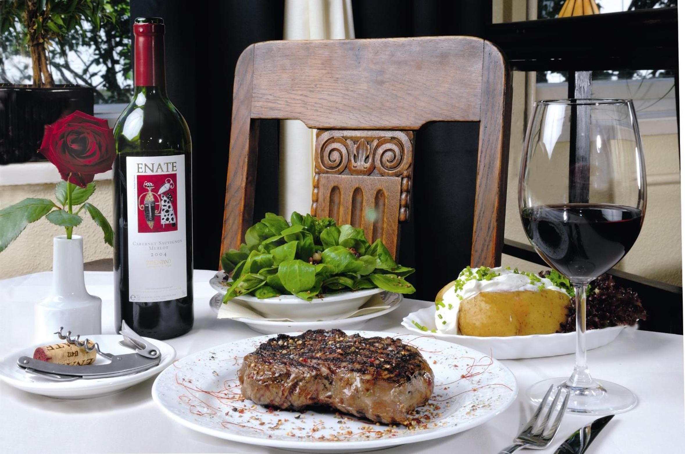 breakfast, lunch and dinner served