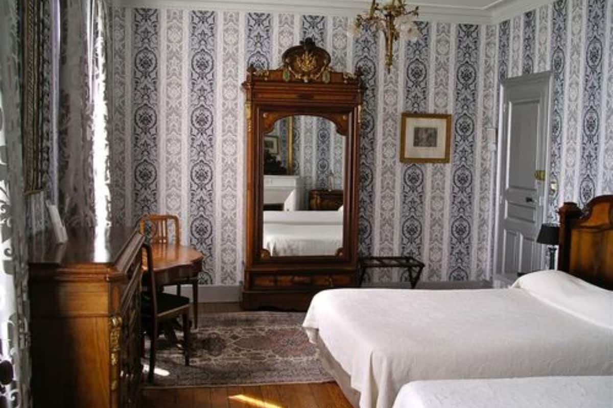 premium double room | individually decorated, individually furnished, blackout curtains