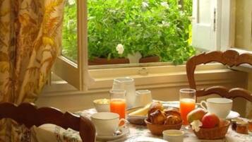 Daily buffet breakfast (EUR 10 per person)
