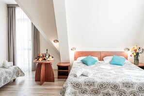 Minibar, in-room safe, desk, blackout curtains - Hotel Cis w Świnoujściu (Swinoujscie)
