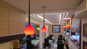Tägliches inbegriffenes Fr ühstücksbuffet