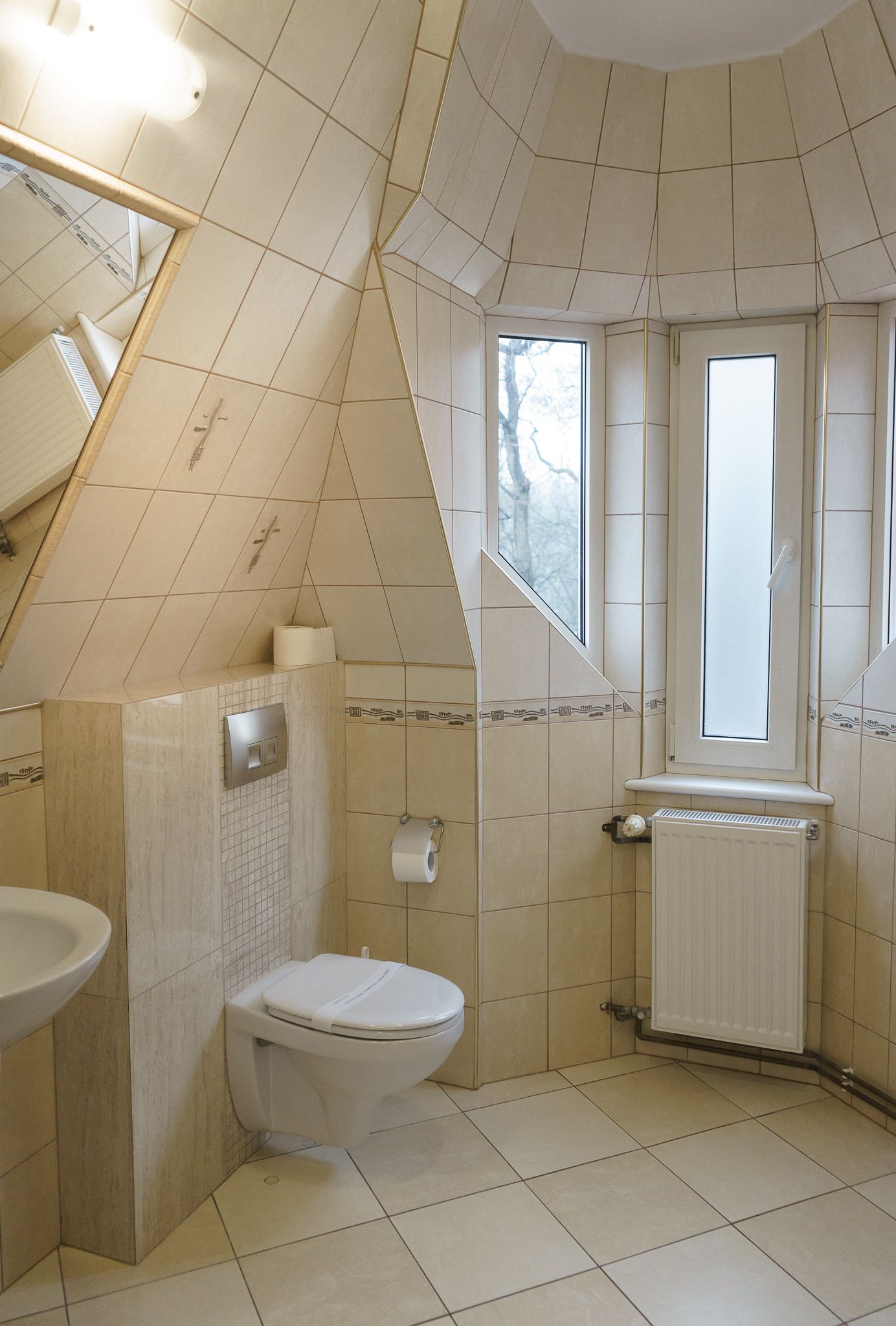 triple room | bathroom | shower, eco-friendly toiletries, hair dryer, towels