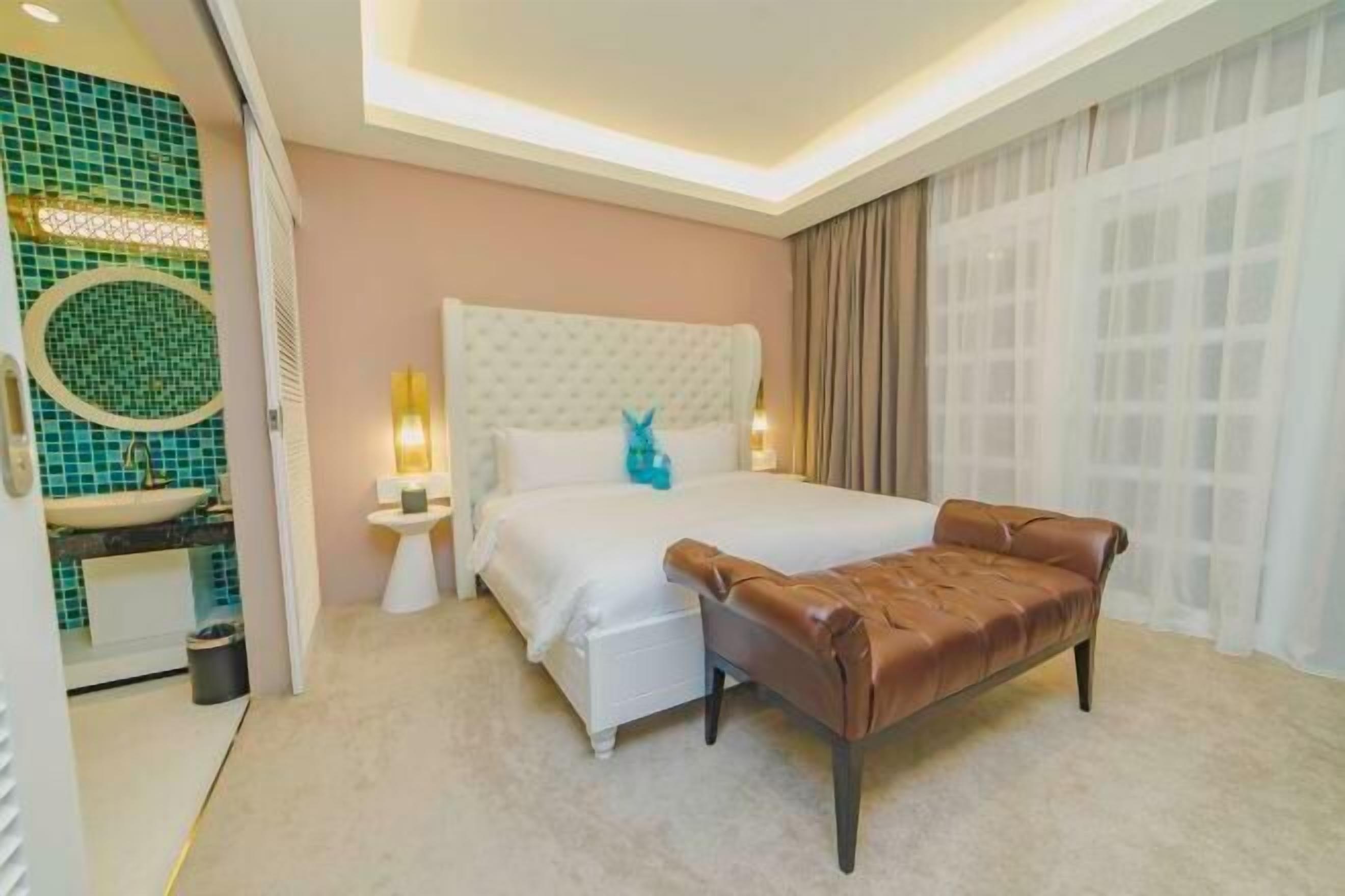 Minibar, in-room safe, desk, laptop workspace