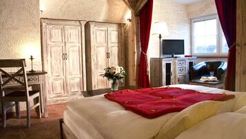 Comfort-Doppelzimmer, 1 King-Bett | Zimmersafe, individuell dekoriert, individuell eingerichtet