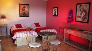 Sistema de insonorización, tabla de planchar con plancha y wifi gratis 