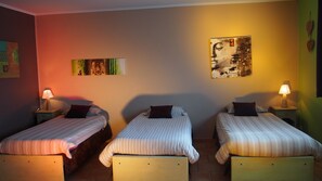 Premium Quadruple Room | Soundproofing, iron/ironing board, free WiFi, bed sheets - Hôtel le Relais du Luberon (Maubec)