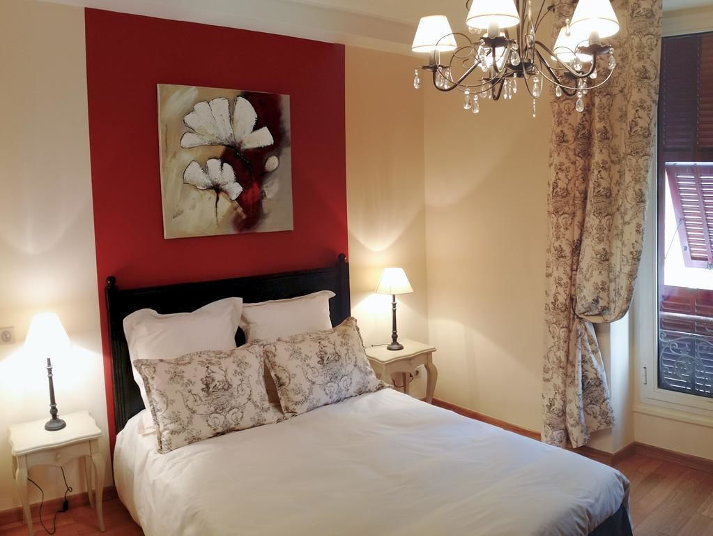 basic double room | soundproofing, iron/ironing board, free wifi, bed sheets