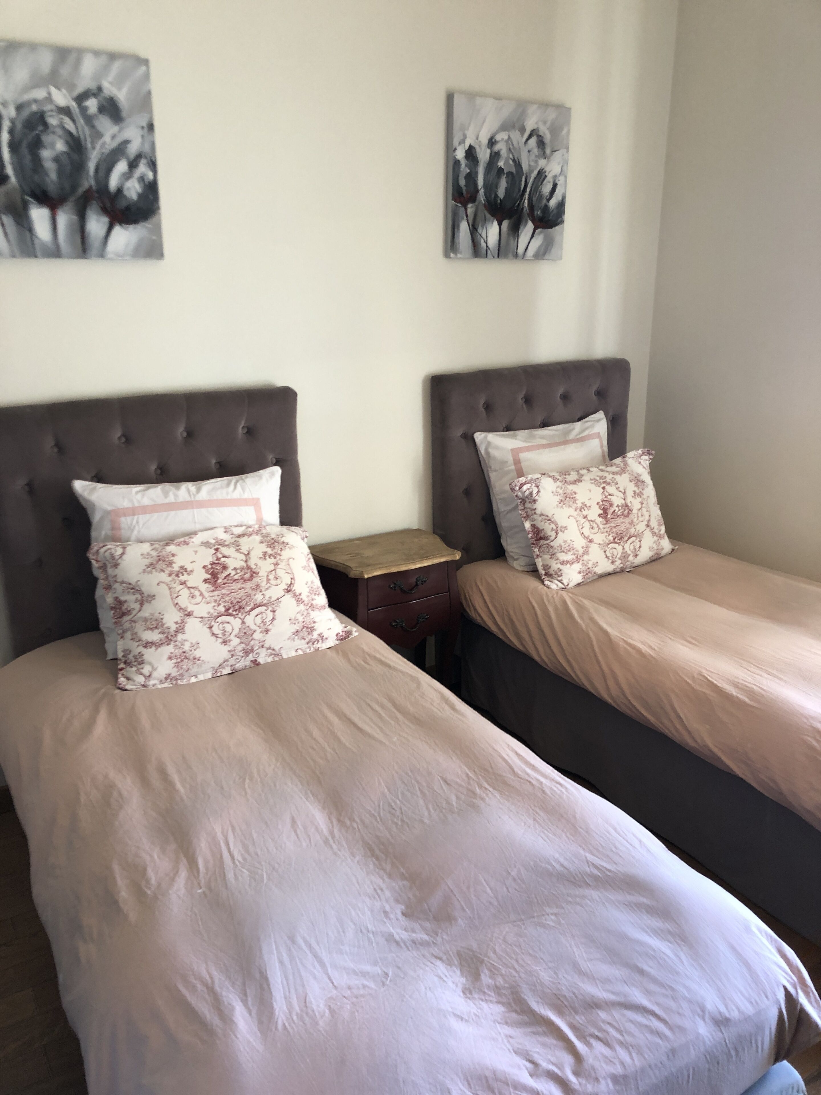 twin room | soundproofing, iron/ironing board, free wifi, bed sheets