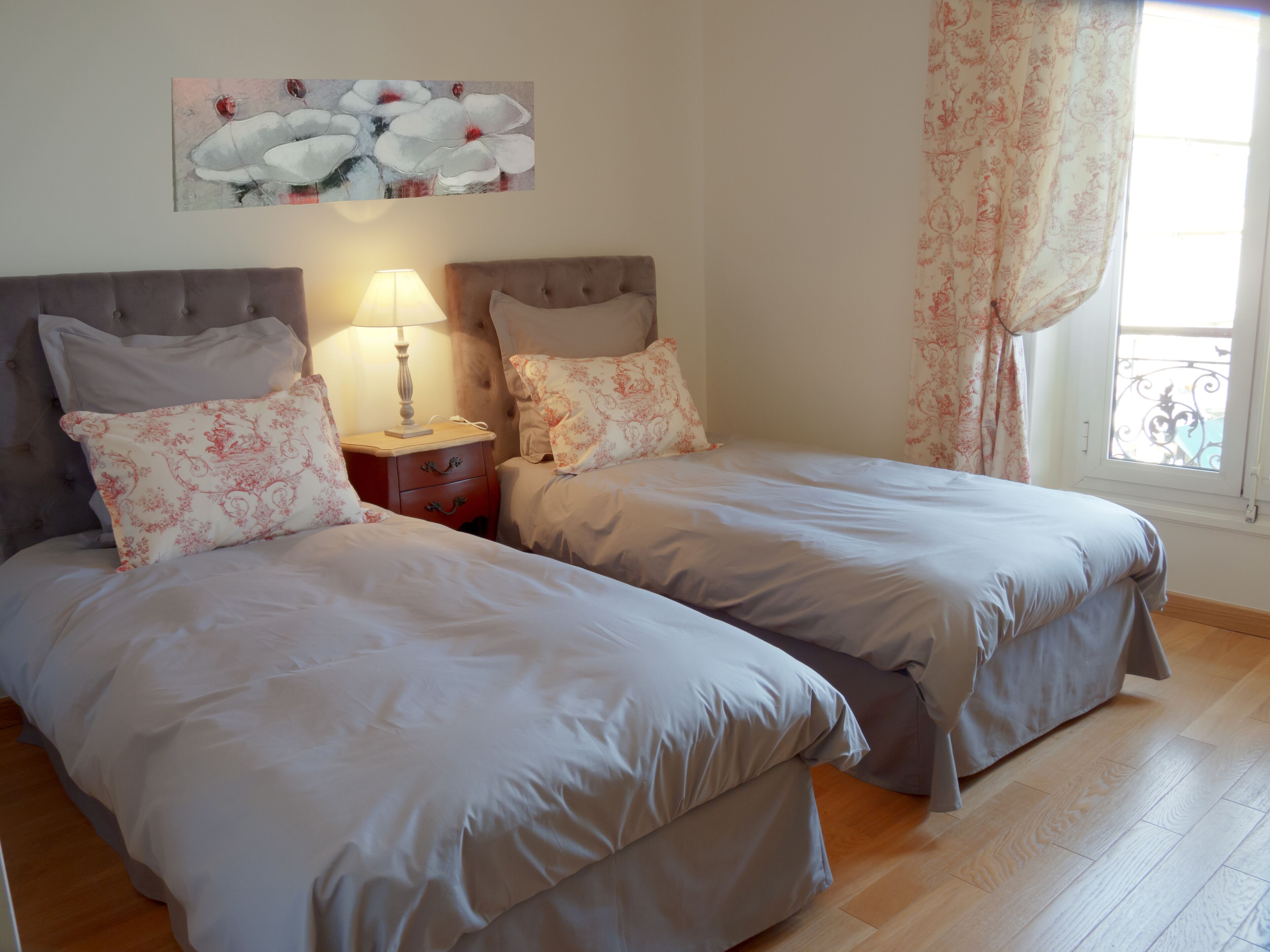 twin room | soundproofing, iron/ironing board, free wifi, bed sheets