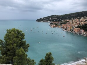 Beach nearby, white sand - Hotel La Regence (Villefranche-sur-Mer)