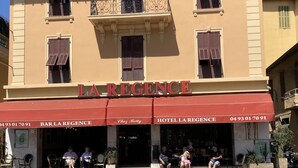 Front of property - Hotel La Regence (Villefranche-sur-Mer)
