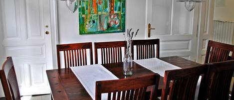 Apartment, 3 Bedrooms, Balcony | In-room dining