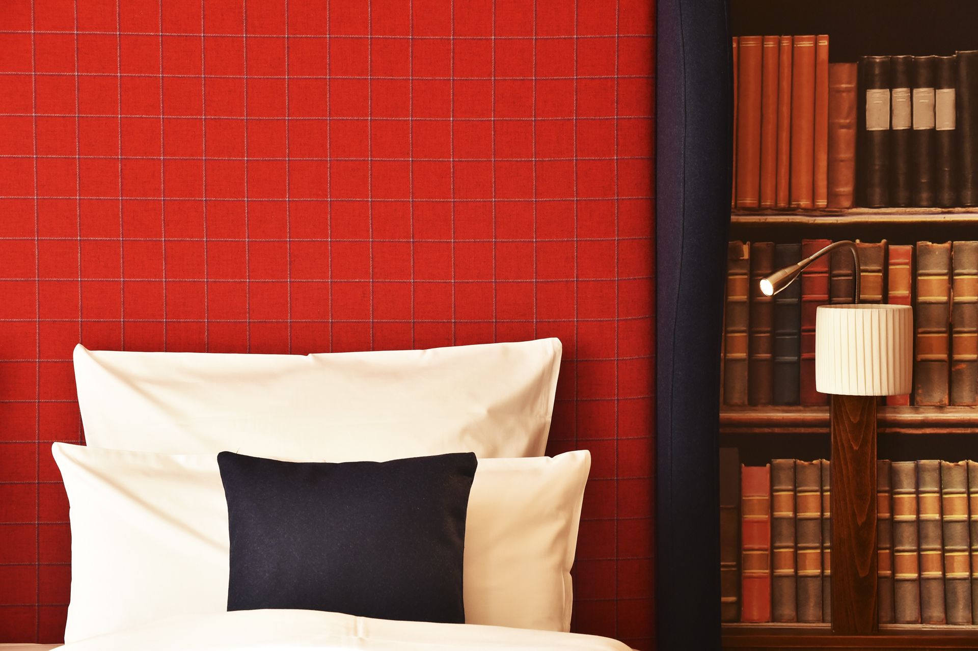 deluxe double room (britische insel) | premium bedding, in-room safe, individually decorated