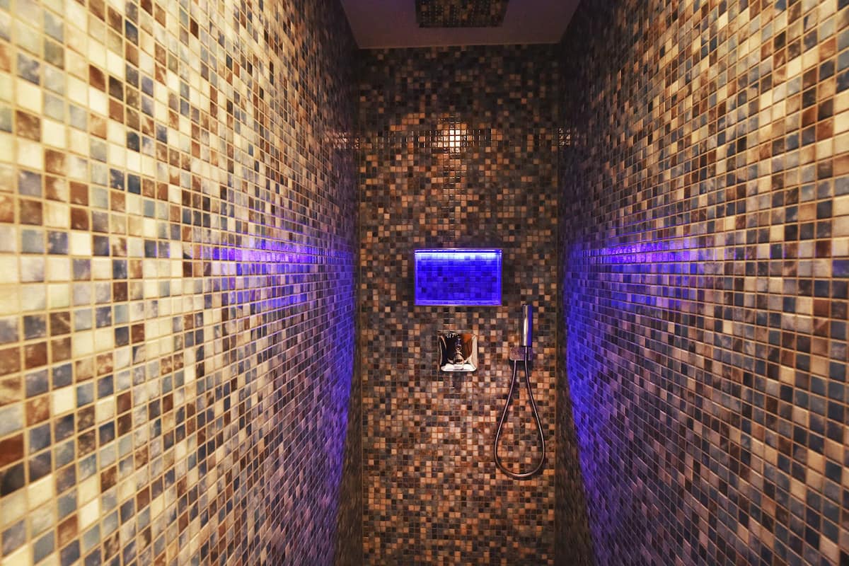 comfort double room (urgestein) | bathroom shower