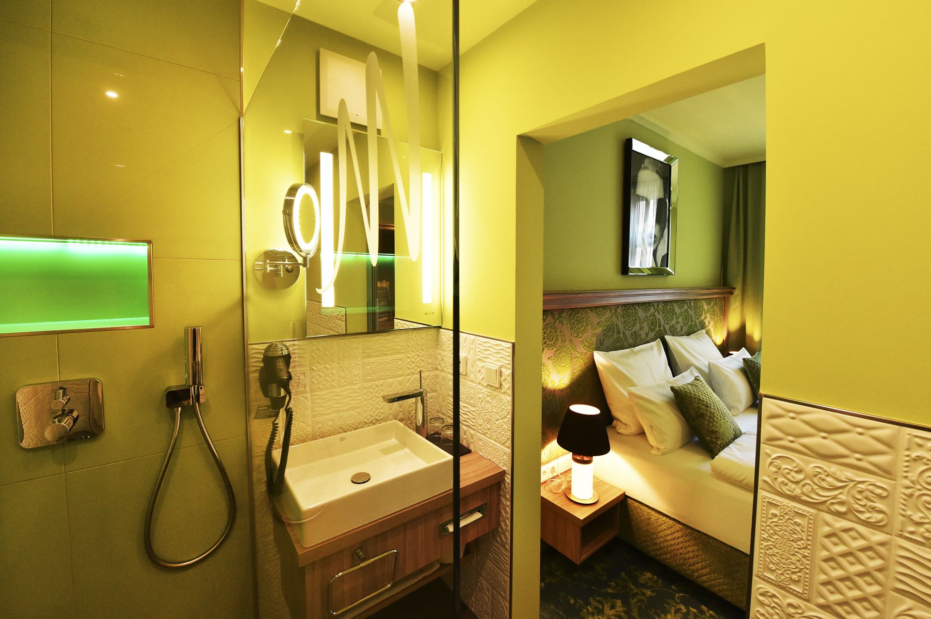 comfort double room (musse) | bathroom | shower, free toiletries, hair dryer, towels