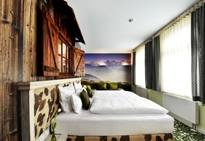 Deluxe Double Room, 1 King Bed (Alpenblick) | Premium bedding, in-room safe, individually decorated - MOMENTS Boutique Hotel (Bautzen)