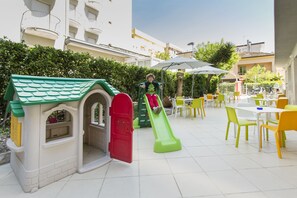 Children’s play area – outdoor - Hotel Belsoggiorno (Rimini)