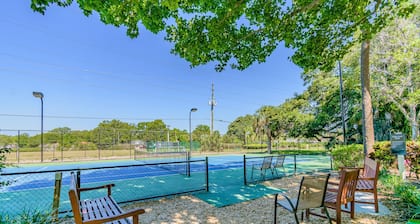 CP-104: Clearwater Luxury Apartment