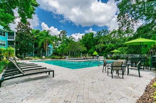 CP-104: Clearwater Luxury Apartment