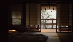 Desk, blackout drapes, iron/ironing board, free WiFi - Village Kiramachi (Kyoto)