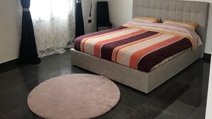 Unclassified image, 3 of 23, button - Casa Di Cloe (Dakar)