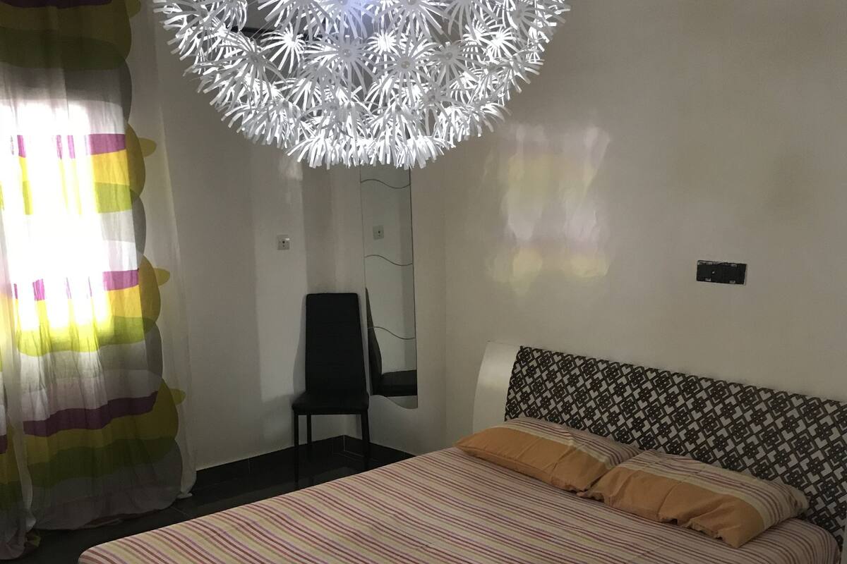 Deluxe-Apartment, 1 Schlafzimmer, Küche, Stadtblick | 2 Schlafzimmer, hochwertige Bettwaren, Zimmersafe, Verdunkelungsvorhänge