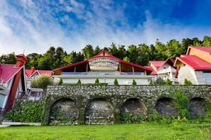 Property grounds - Summit Thistle Villas Luxury Spa Resort (Shimla)