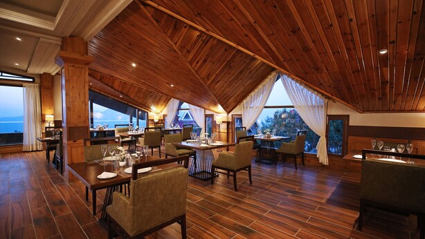 Breakfast, lunch and dinner served - Summit Thistle Villas Luxury Spa Resort (Shimla)
