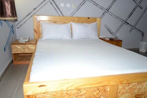 Double Room | Free WiFi, bed sheets - Hôtel Maralodge (Abidjan)