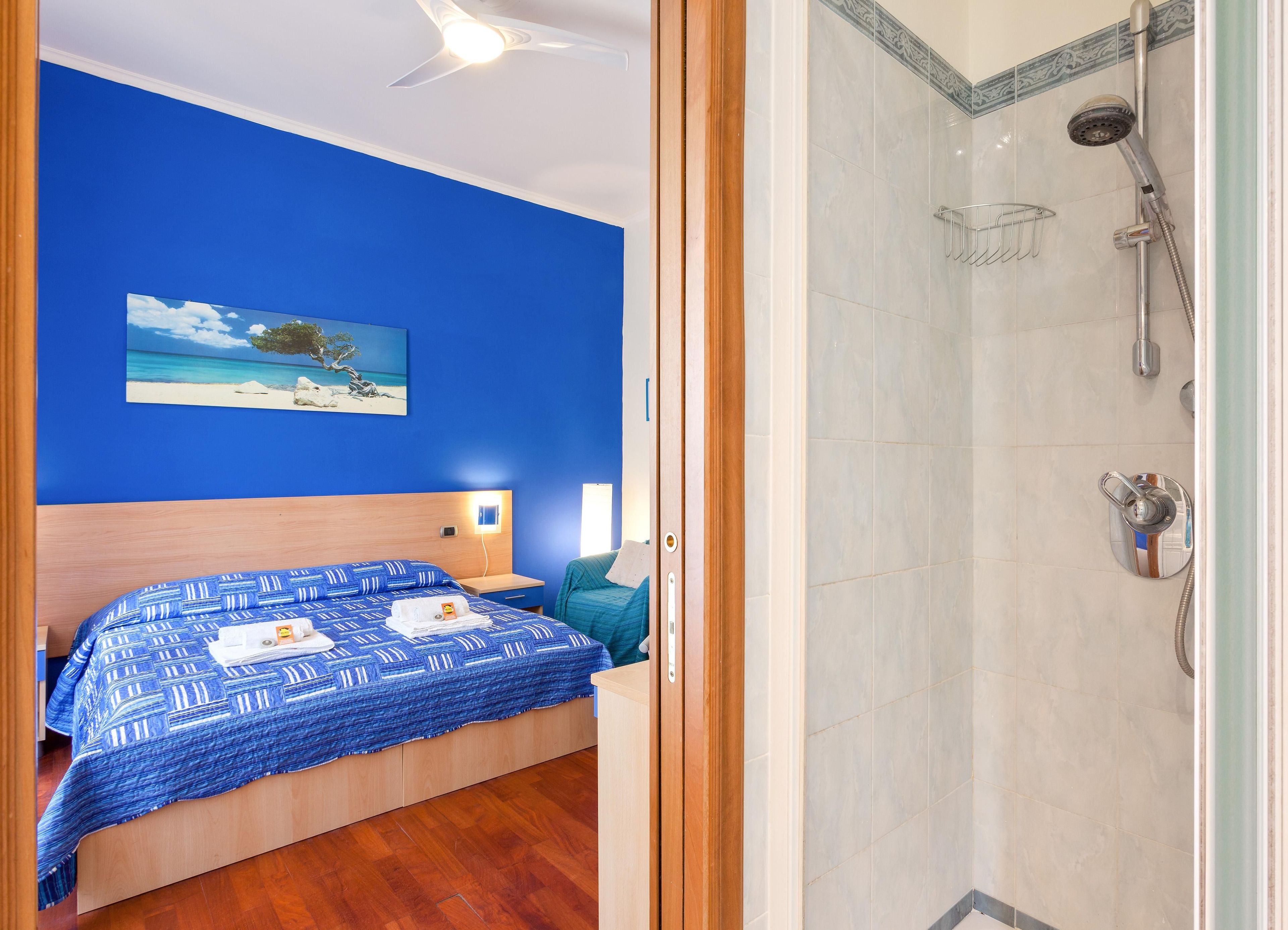Quarto casal superluxo, banheiro privativo | Banheiro | Chuveiro, produtos de toalete grátis, secador de cabelo, bidê