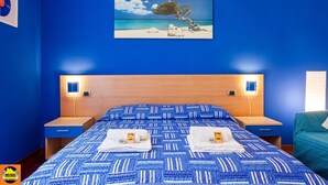 ラグジ ュアリー ダブルルーム 専用バスルーム | 高級寝具、ミニバー、セーフティボックス (室内)、デスク