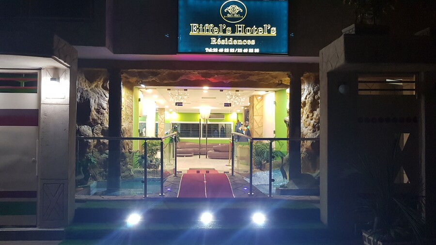 Eifell's Hotel's
