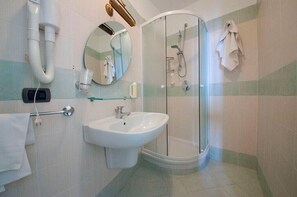 Regadera, amenidades de baño ecológicas, secadora de cabello, bidet 