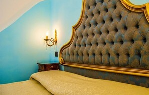 Luxe beddengoed, een minibar, een kluis op de kamer, een bureau