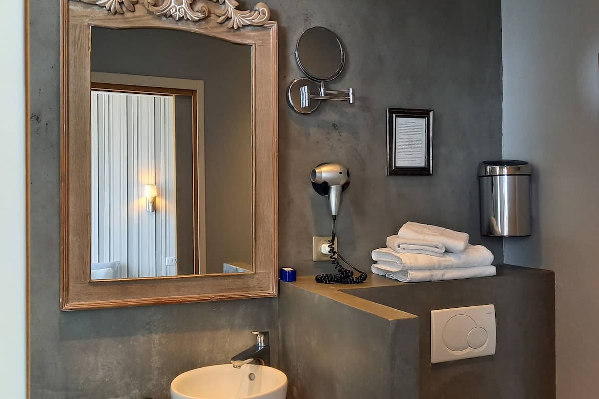 double room, ocean view | bathroom | free toiletries, hair dryer, towels