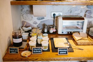 Desayuno buffet todos los días (con cargo)