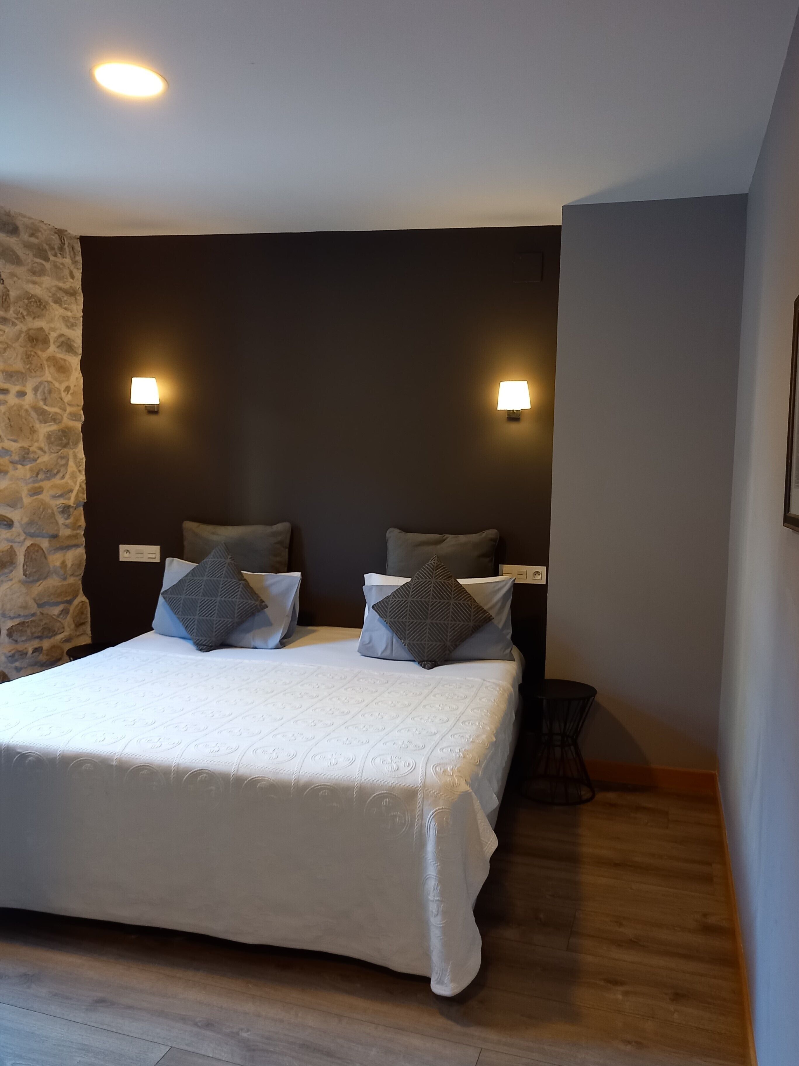 double room | 1 bedroom, premium bedding, blackout curtains, soundproofing