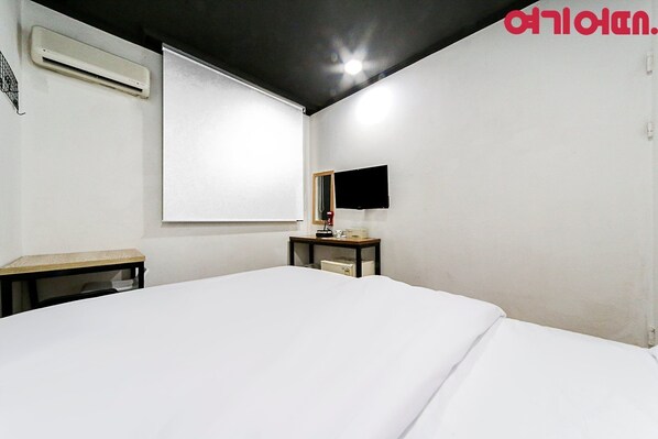 Economy Double Room | Free WiFi - Ace Motel (Gangneung)