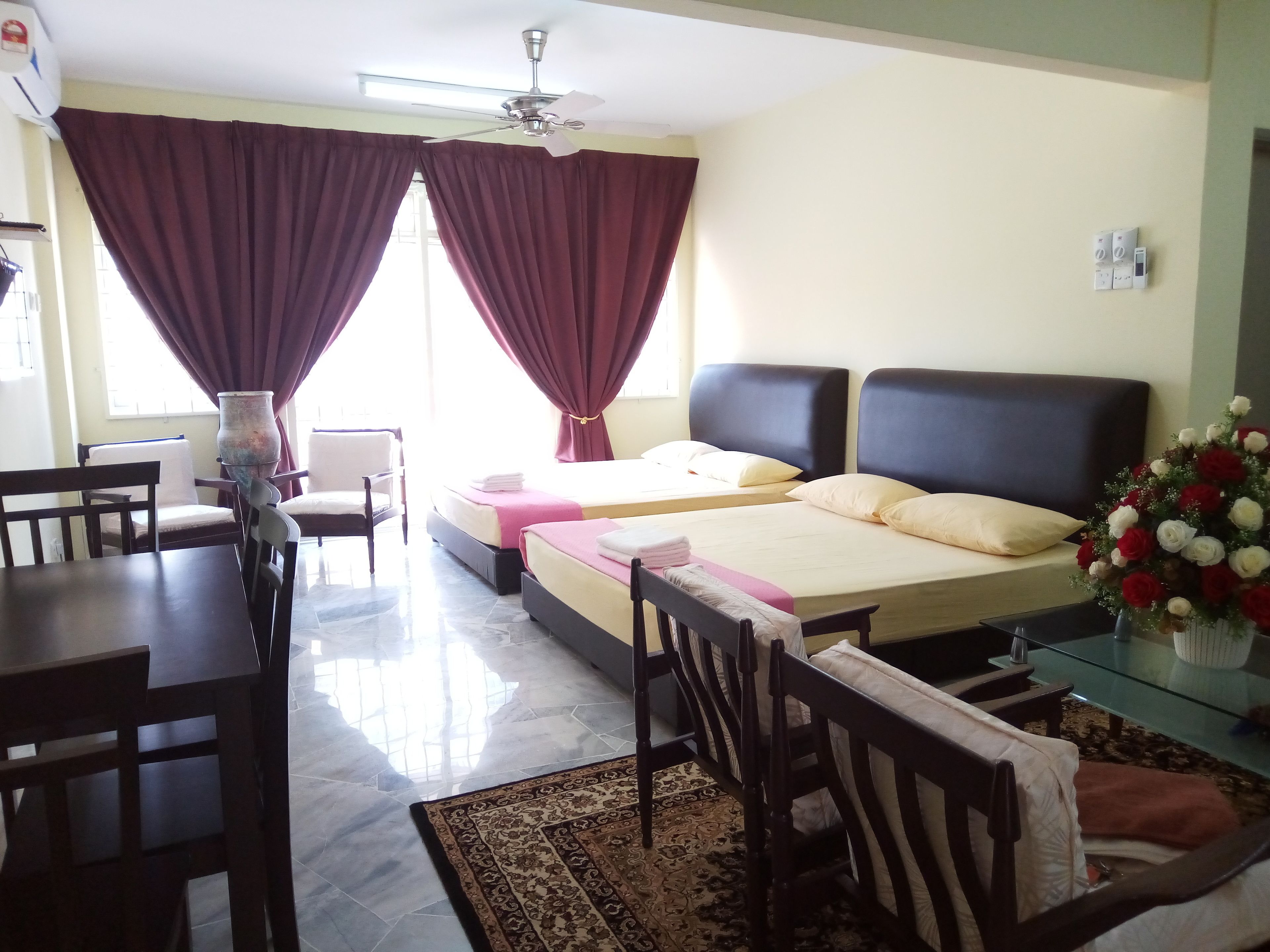 Familienapartment, 2 Schlafzimmer | Individuell eingerichtet, Schreibtisch, schallisolierte Zimmer