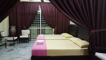 4 bedrooms, individually furnished, desk, soundproofing