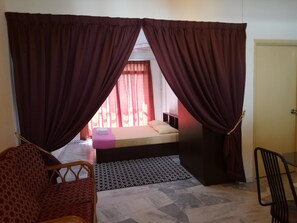 Pillowtop beds, individually furnished, desk, soundproofing